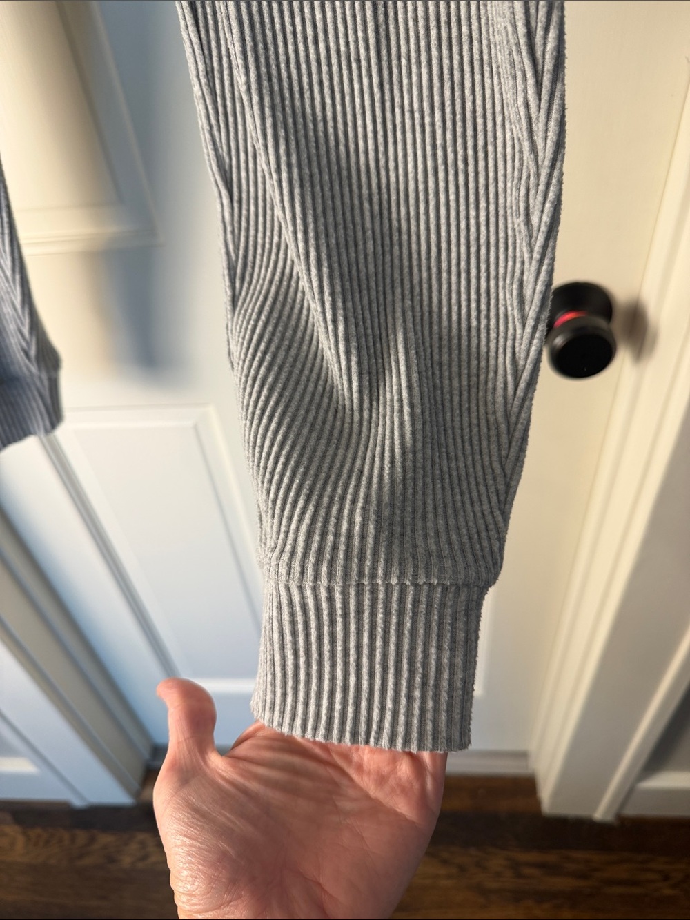 ALO Yoga Muse Sweatpant in Athletic Grey - Picture 3 of 8